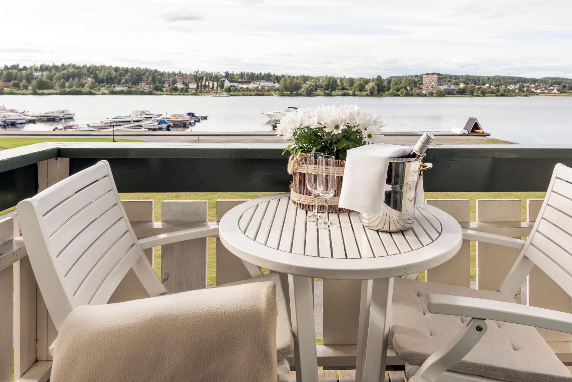 Tyrifjord Hotell Vikersund Exteriör bild
